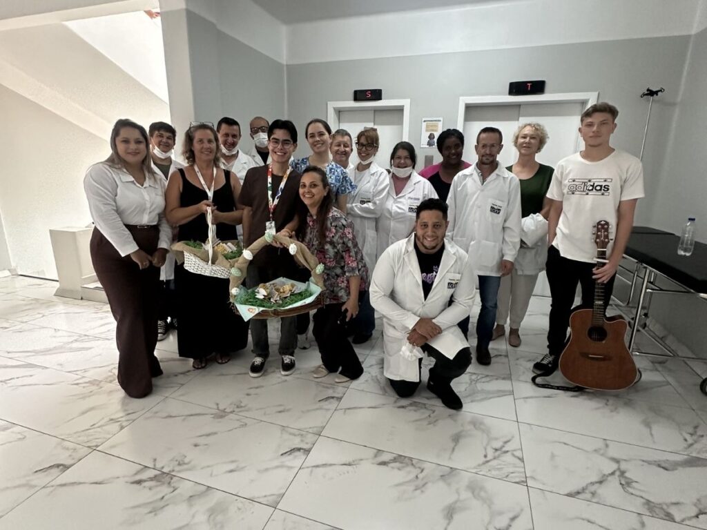 Imagem de Capa - Ação de Páscoa leva acolhimento, fé e humanização aos pacientes